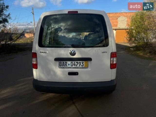 Белый Фольксваген Кадди, объемом двигателя 2 л и пробегом 235 тыс. км за 8300 $, фото 2 на Automoto.ua