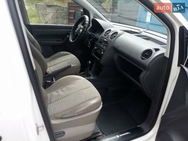 Белый Фольксваген Кадди, объемом двигателя 1.6 л и пробегом 290 тыс. км за 8100 $, фото 23 на Automoto.ua