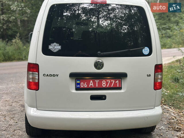 Белый Фольксваген Кадди, объемом двигателя 0 л и пробегом 206 тыс. км за 9300 $, фото 4 на Automoto.ua