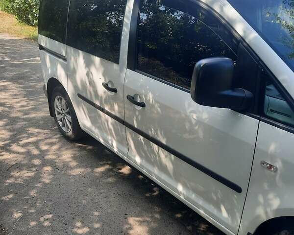 Білий Фольксваген Кадді, об'ємом двигуна 1.6 л та пробігом 88 тис. км за 10000 $, фото 7 на Automoto.ua