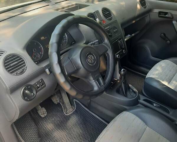 Білий Фольксваген Кадді, об'ємом двигуна 1.6 л та пробігом 88 тис. км за 10000 $, фото 1 на Automoto.ua