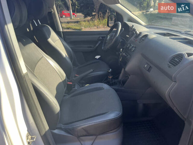 Белый Фольксваген Кадди, объемом двигателя 1.6 л и пробегом 330 тыс. км за 6500 $, фото 4 на Automoto.ua