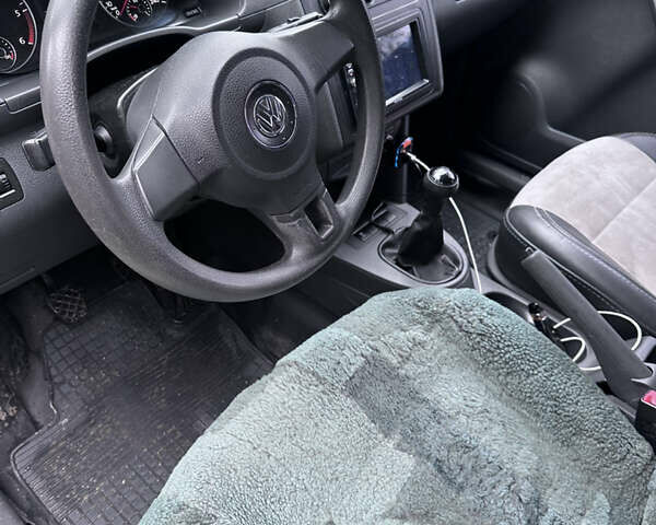 Білий Фольксваген Кадді, об'ємом двигуна 1.6 л та пробігом 193 тис. км за 8300 $, фото 8 на Automoto.ua