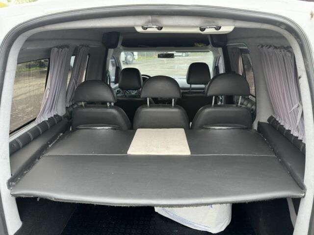 Белый Фольксваген Кадди, объемом двигателя 1.6 л и пробегом 192 тыс. км за 8300 $, фото 5 на Automoto.ua