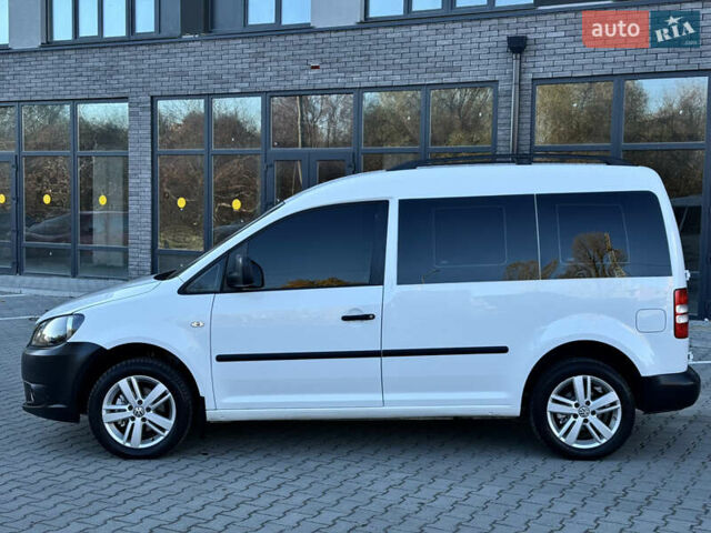 Білий Фольксваген Кадді, об'ємом двигуна 1.6 л та пробігом 321 тис. км за 8400 $, фото 5 на Automoto.ua