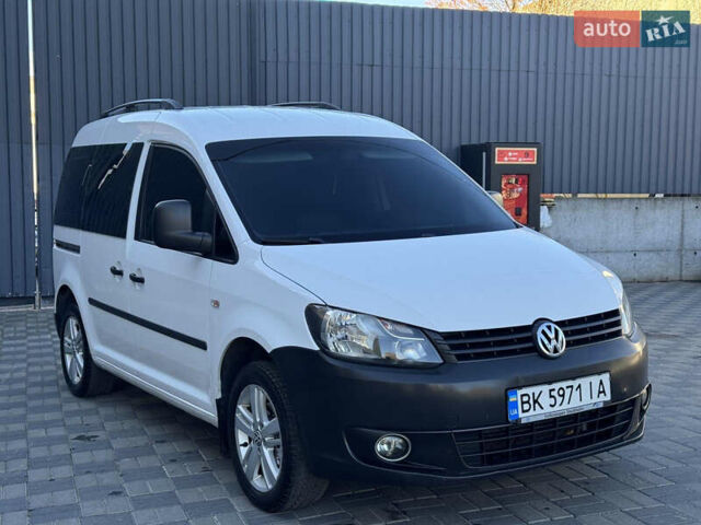 Белый Фольксваген Кадди, объемом двигателя 1.6 л и пробегом 328 тыс. км за 7950 $, фото 6 на Automoto.ua