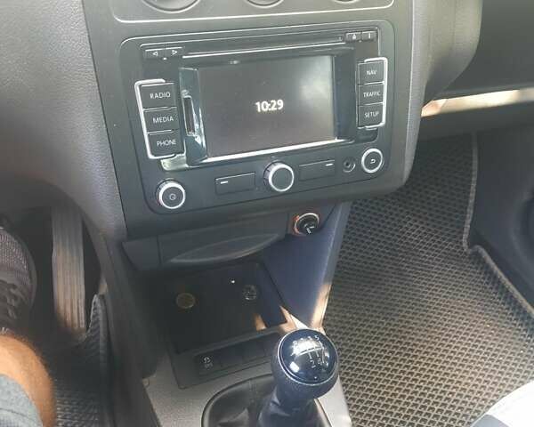 Білий Фольксваген Кадді, об'ємом двигуна 1.6 л та пробігом 88 тис. км за 10000 $, фото 3 на Automoto.ua