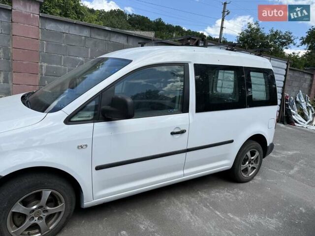 Белый Фольксваген Кадди, объемом двигателя 1.6 л и пробегом 252 тыс. км за 7000 $, фото 3 на Automoto.ua