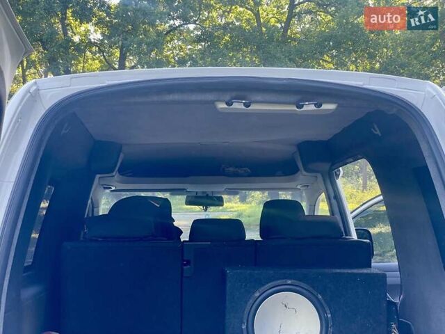 Белый Фольксваген Кадди, объемом двигателя 1.2 л и пробегом 245 тыс. км за 7800 $, фото 10 на Automoto.ua