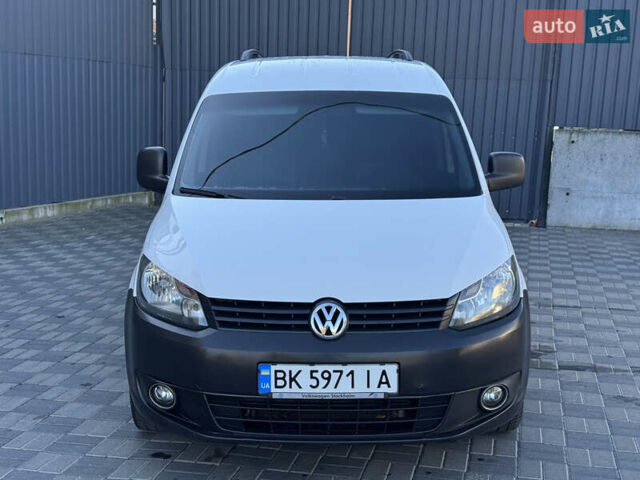Белый Фольксваген Кадди, объемом двигателя 1.6 л и пробегом 328 тыс. км за 7950 $, фото 1 на Automoto.ua