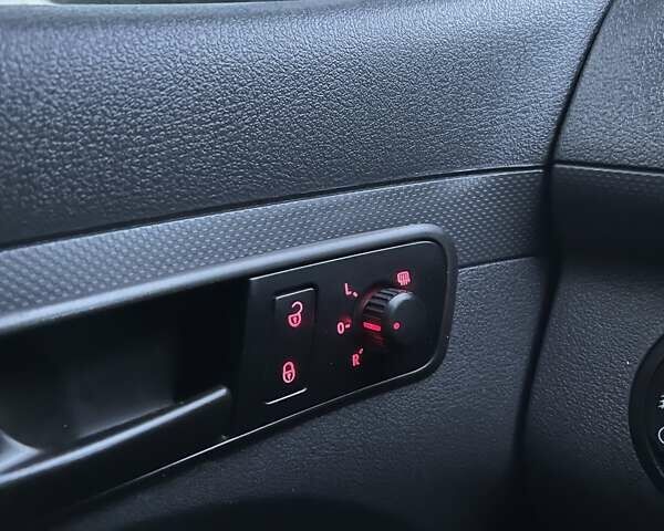 Белый Фольксваген Кадди, объемом двигателя 1.6 л и пробегом 343 тыс. км за 7750 $, фото 14 на Automoto.ua
