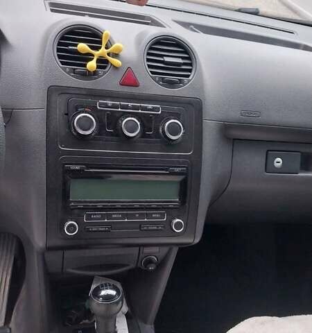 Белый Фольксваген Кадди, объемом двигателя 1.6 л и пробегом 225 тыс. км за 7500 $, фото 7 на Automoto.ua