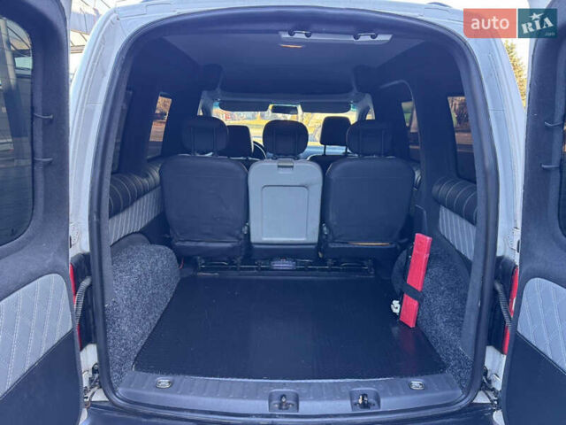 Белый Фольксваген Кадди, объемом двигателя 1.6 л и пробегом 328 тыс. км за 7950 $, фото 12 на Automoto.ua