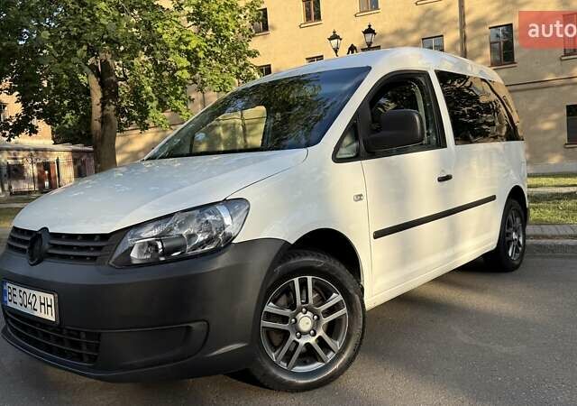 Белый Фольксваген Кадди, объемом двигателя 1.6 л и пробегом 246 тыс. км за 8700 $, фото 4 на Automoto.ua