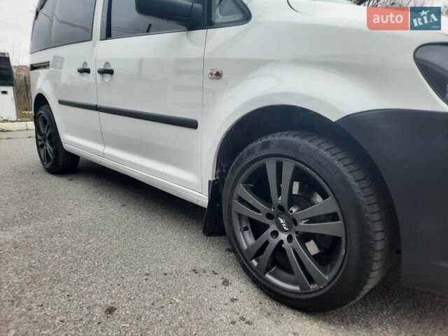 Білий Фольксваген Кадді, об'ємом двигуна 1.6 л та пробігом 224 тис. км за 8700 $, фото 10 на Automoto.ua