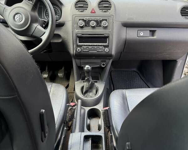 Белый Фольксваген Кадди, объемом двигателя 1.6 л и пробегом 252 тыс. км за 7000 $, фото 6 на Automoto.ua