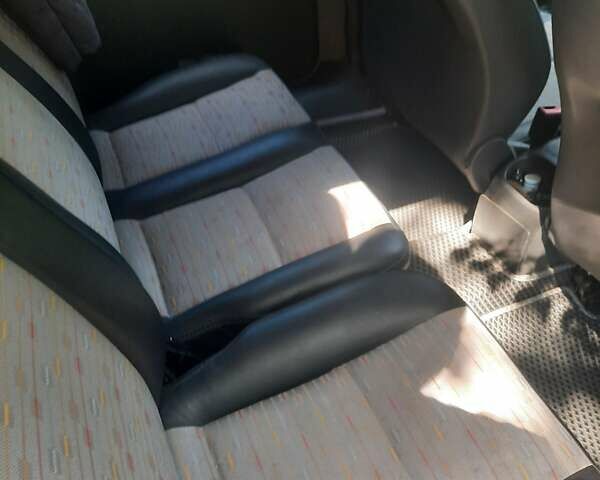 Білий Фольксваген Кадді, об'ємом двигуна 1.6 л та пробігом 88 тис. км за 10000 $, фото 5 на Automoto.ua