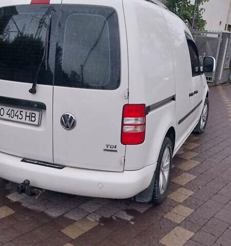 Белый Фольксваген Кадди, объемом двигателя 1.6 л и пробегом 225 тыс. км за 7500 $, фото 2 на Automoto.ua
