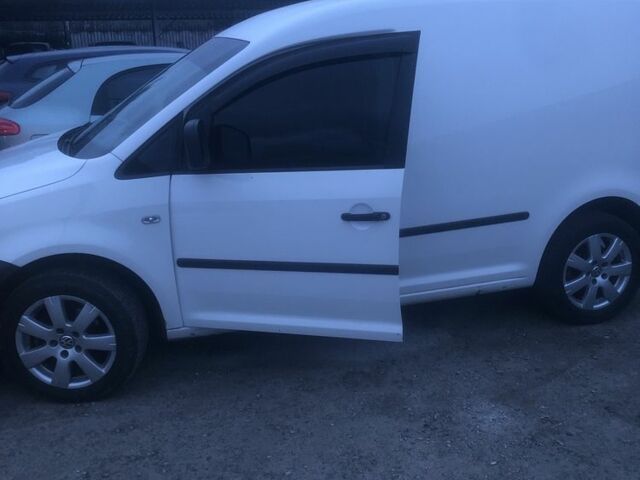 Белый Фольксваген Кадди, объемом двигателя 1.2 л и пробегом 171 тыс. км за 5800 $, фото 1 на Automoto.ua