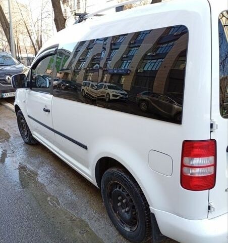 Белый Фольксваген Кадди, объемом двигателя 1.6 л и пробегом 280 тыс. км за 9200 $, фото 1 на Automoto.ua