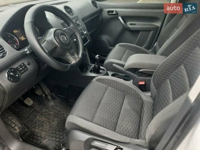 Білий Фольксваген Кадді, об'ємом двигуна 1.6 л та пробігом 224 тис. км за 8700 $, фото 13 на Automoto.ua
