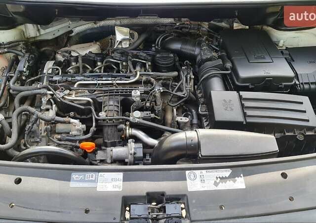 Белый Фольксваген Кадди, объемом двигателя 1.6 л и пробегом 153 тыс. км за 10500 $, фото 5 на Automoto.ua