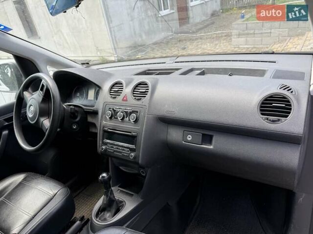 Белый Фольксваген Кадди, объемом двигателя 1.6 л и пробегом 252 тыс. км за 7000 $, фото 8 на Automoto.ua