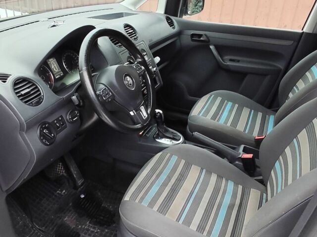 Белый Фольксваген Кадди, объемом двигателя 1.6 л и пробегом 265 тыс. км за 9900 $, фото 5 на Automoto.ua