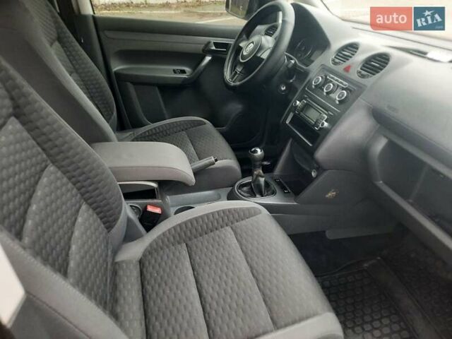 Білий Фольксваген Кадді, об'ємом двигуна 1.6 л та пробігом 224 тис. км за 8700 $, фото 12 на Automoto.ua