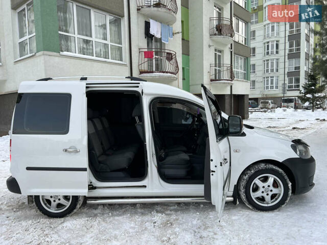 Белый Фольксваген Кадди, объемом двигателя 1.6 л и пробегом 211 тыс. км за 9500 $, фото 42 на Automoto.ua