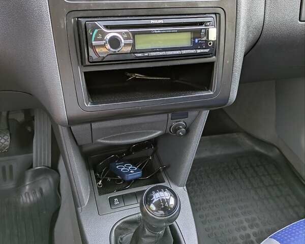 Белый Фольксваген Кадди, объемом двигателя 1.6 л и пробегом 190 тыс. км за 8700 $, фото 1 на Automoto.ua
