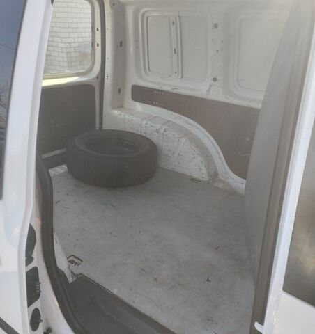 Белый Фольксваген Кадди, объемом двигателя 1.98 л и пробегом 265 тыс. км за 6300 $, фото 1 на Automoto.ua