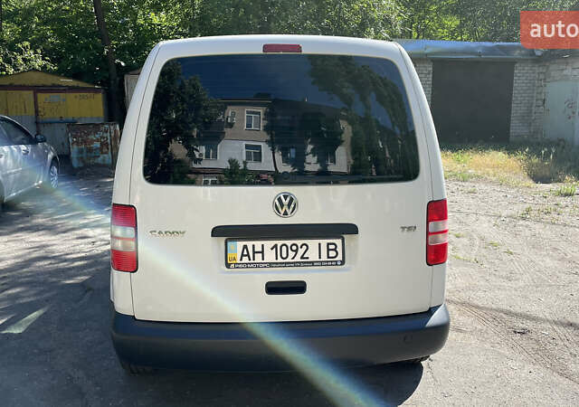 Белый Фольксваген Кадди, объемом двигателя 1.2 л и пробегом 310 тыс. км за 8000 $, фото 4 на Automoto.ua