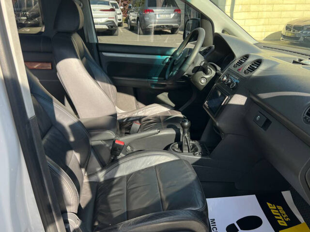 Білий Фольксваген Кадді, об'ємом двигуна 2 л та пробігом 229 тис. км за 10500 $, фото 13 на Automoto.ua