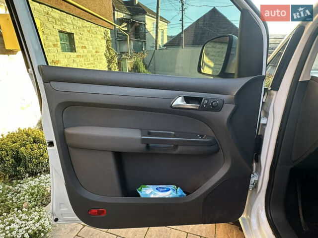 Белый Фольксваген Кадди, объемом двигателя 1.6 л и пробегом 268 тыс. км за 10199 $, фото 8 на Automoto.ua