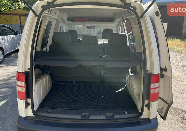 Белый Фольксваген Кадди, объемом двигателя 1.2 л и пробегом 310 тыс. км за 8000 $, фото 10 на Automoto.ua