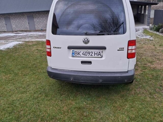 Білий Фольксваген Кадді, об'ємом двигуна 1.6 л та пробігом 362 тис. км за 10600 $, фото 1 на Automoto.ua