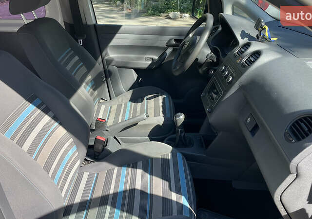 Белый Фольксваген Кадди, объемом двигателя 1.2 л и пробегом 310 тыс. км за 8000 $, фото 14 на Automoto.ua