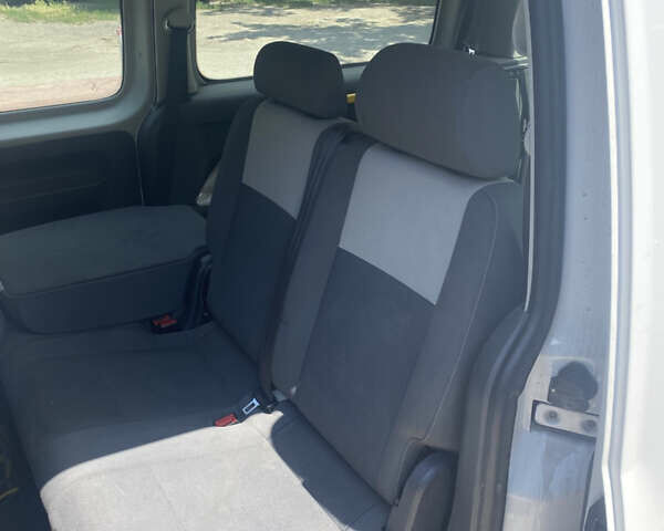 Білий Фольксваген Кадді, об'ємом двигуна 1.6 л та пробігом 256 тис. км за 7400 $, фото 8 на Automoto.ua