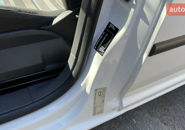 Белый Фольксваген Кадди, объемом двигателя 1.2 л и пробегом 310 тыс. км за 8000 $, фото 15 на Automoto.ua