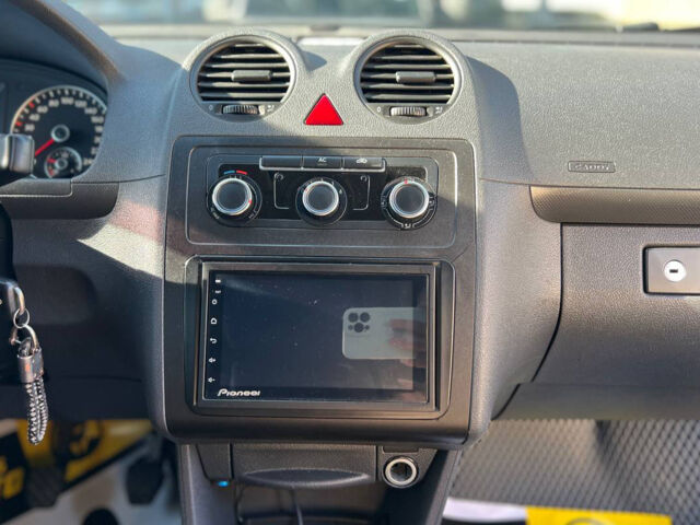 Білий Фольксваген Кадді, об'ємом двигуна 2 л та пробігом 229 тис. км за 10500 $, фото 12 на Automoto.ua