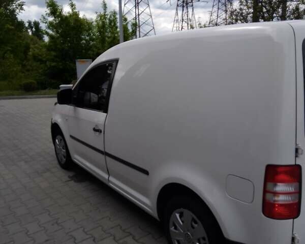 Белый Фольксваген Кадди, объемом двигателя 1.2 л и пробегом 207 тыс. км за 5280 $, фото 1 на Automoto.ua