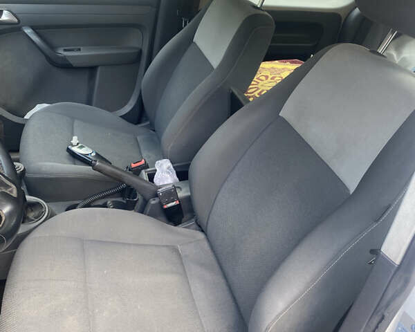 Білий Фольксваген Кадді, об'ємом двигуна 1.6 л та пробігом 256 тис. км за 7400 $, фото 7 на Automoto.ua