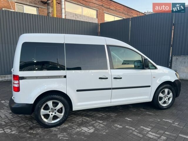 Белый Фольксваген Кадди, объемом двигателя 1.6 л и пробегом 238 тыс. км за 7200 $, фото 7 на Automoto.ua