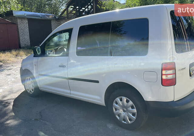 Белый Фольксваген Кадди, объемом двигателя 1.2 л и пробегом 310 тыс. км за 8000 $, фото 3 на Automoto.ua