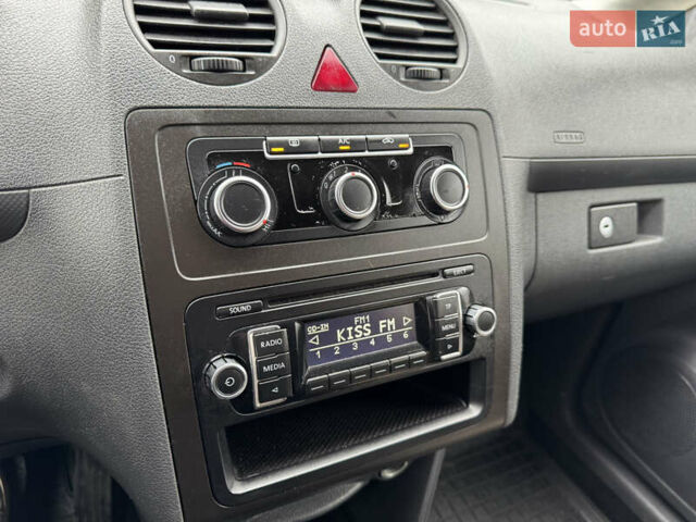 Белый Фольксваген Кадди, объемом двигателя 1.6 л и пробегом 258 тыс. км за 9350 $, фото 25 на Automoto.ua