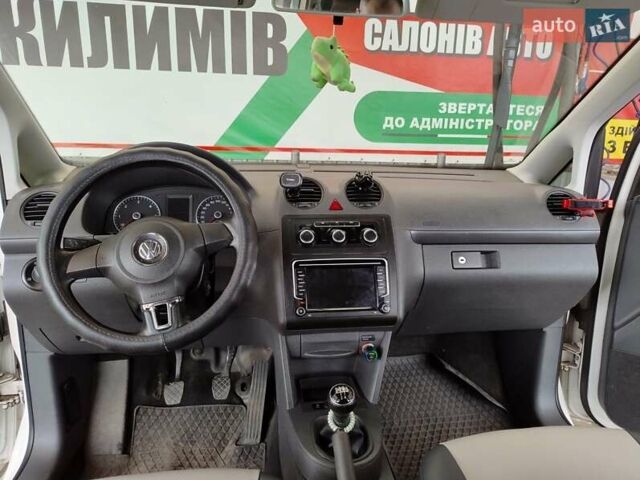 Белый Фольксваген Кадди, объемом двигателя 1.6 л и пробегом 234 тыс. км за 9700 $, фото 49 на Automoto.ua
