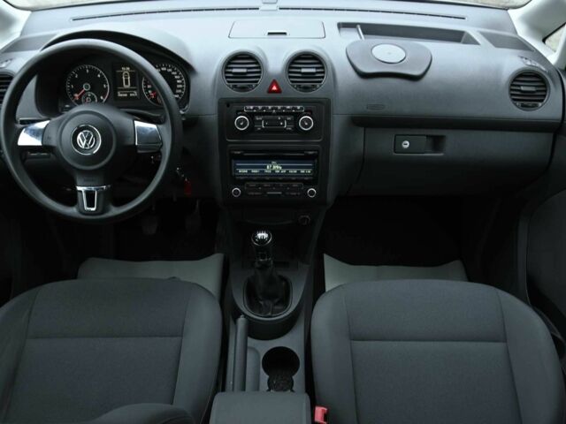 Фольксваген Кадди 2012 в Бердичеве на Automoto.ua Белый Фольксваген Кадди, объемом двигателя 2 л и пробегом 396 тыс. км за 10500 $, фото 13 на Automoto.ua