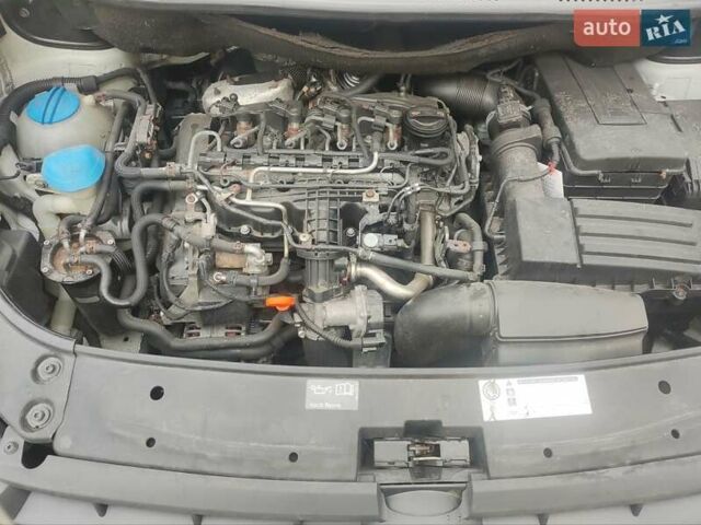 Білий Фольксваген Кадді, об'ємом двигуна 1.6 л та пробігом 265 тис. км за 8900 $, фото 23 на Automoto.ua