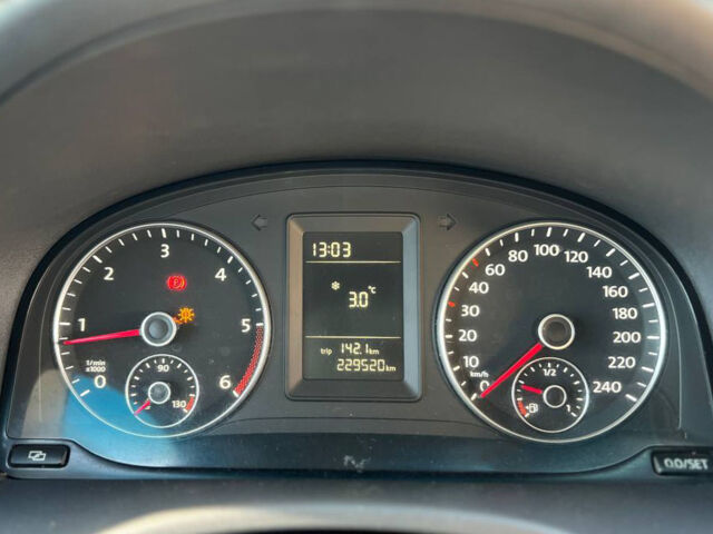 Білий Фольксваген Кадді, об'ємом двигуна 2 л та пробігом 229 тис. км за 10500 $, фото 9 на Automoto.ua